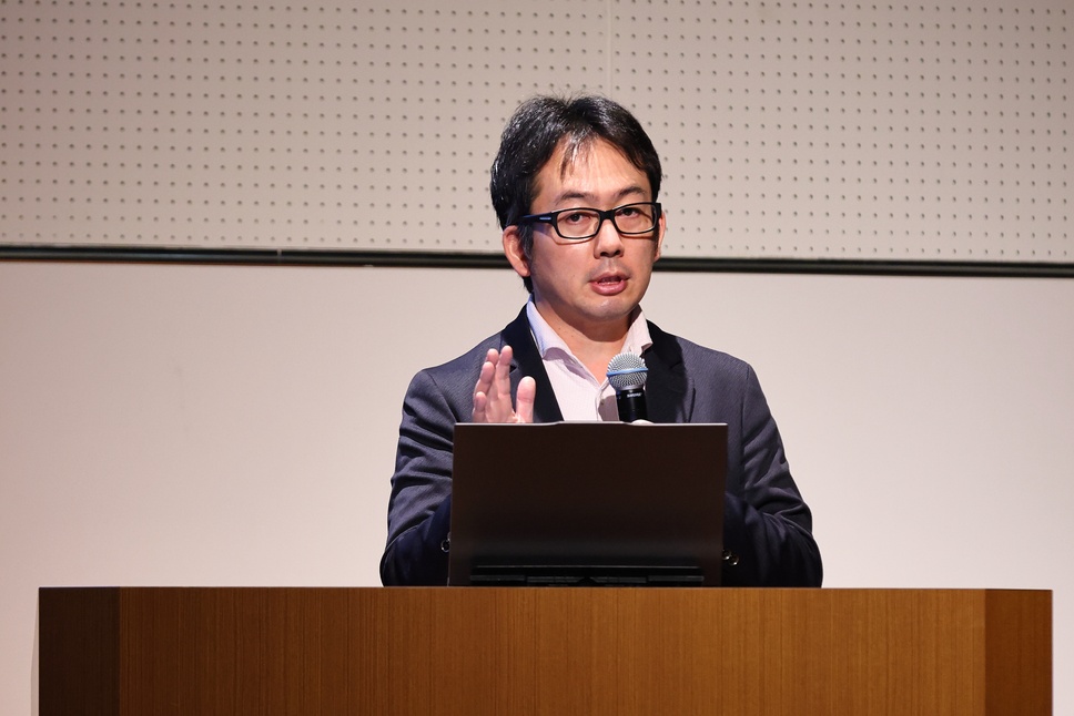 経済産業省 商務情報政策局 情報産業課 AI産業戦略室 室長 渡辺 琢也
